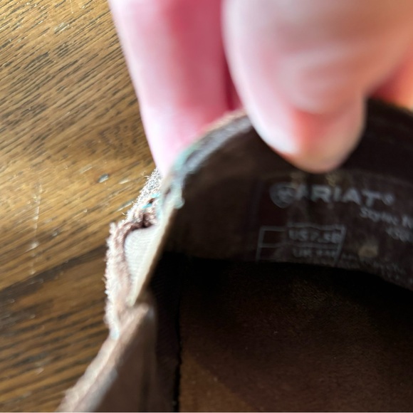 Ladies Ariat Cruiser Shoes, size 7.5.  Brown with Turquoise and Gold-like new! - Picture 6 of 6